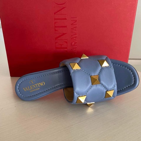 NWT Valentino Garavani Nappa Quilted Roman Stud Slides - Picture 8 of 8